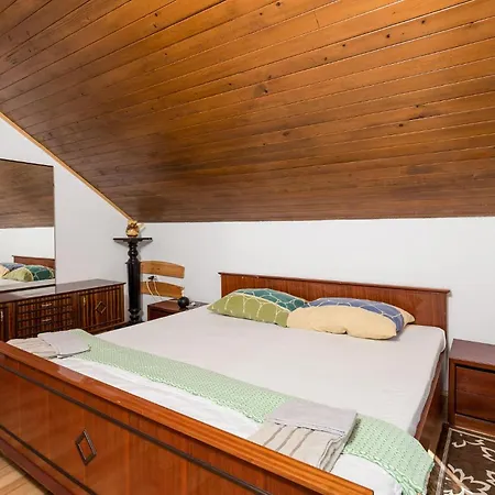 Beautiful In With 5 Bedrooms, Wifi&sauna Ferienhaus