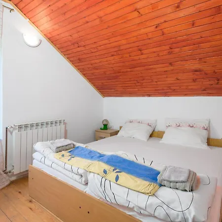 Beautiful In With 5 Bedrooms, Wifi&sauna Ferienhaus